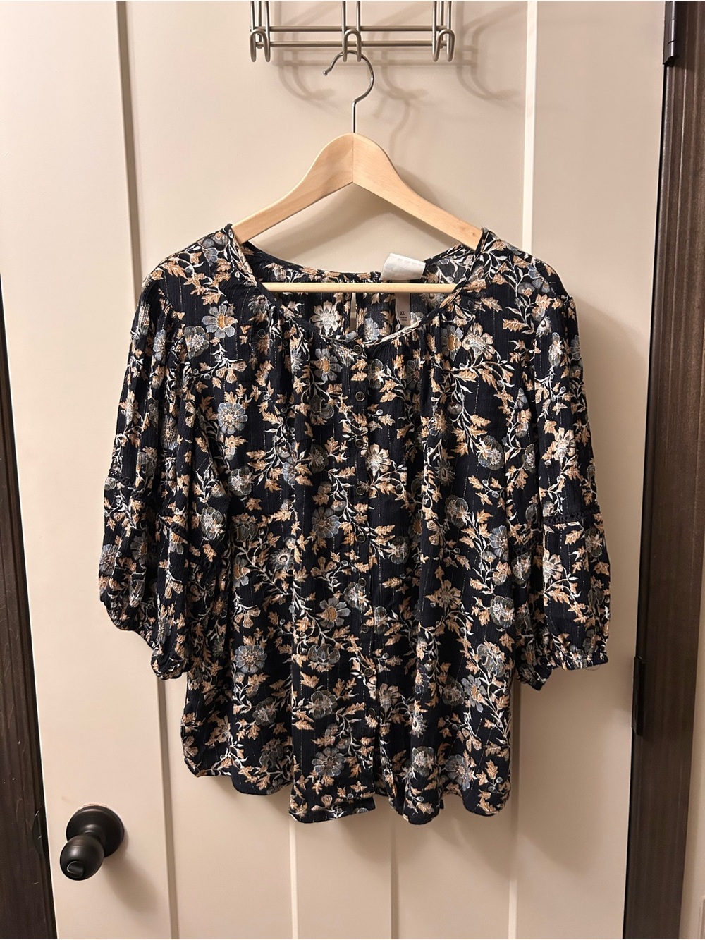 Knox Rose Floral Peasant Blouse in Black and Tan